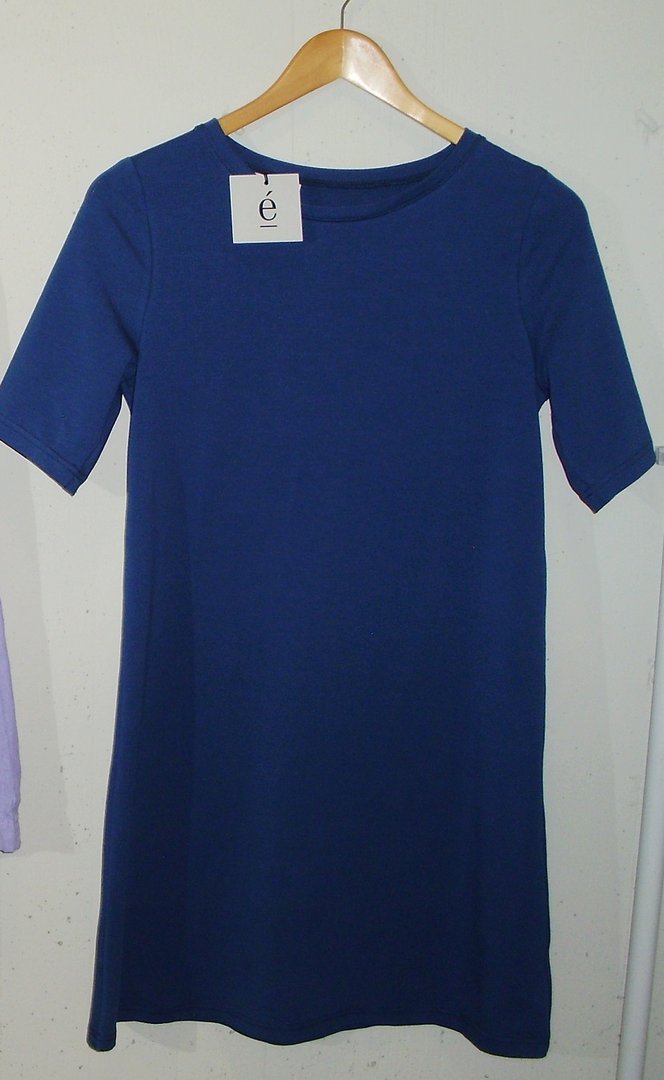 Esthetique T-Shirt-Kleid